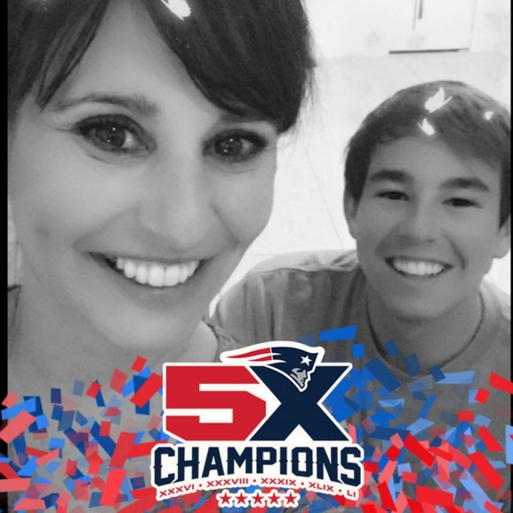 Meet your Posher, Sandy - Picture 1 of 2